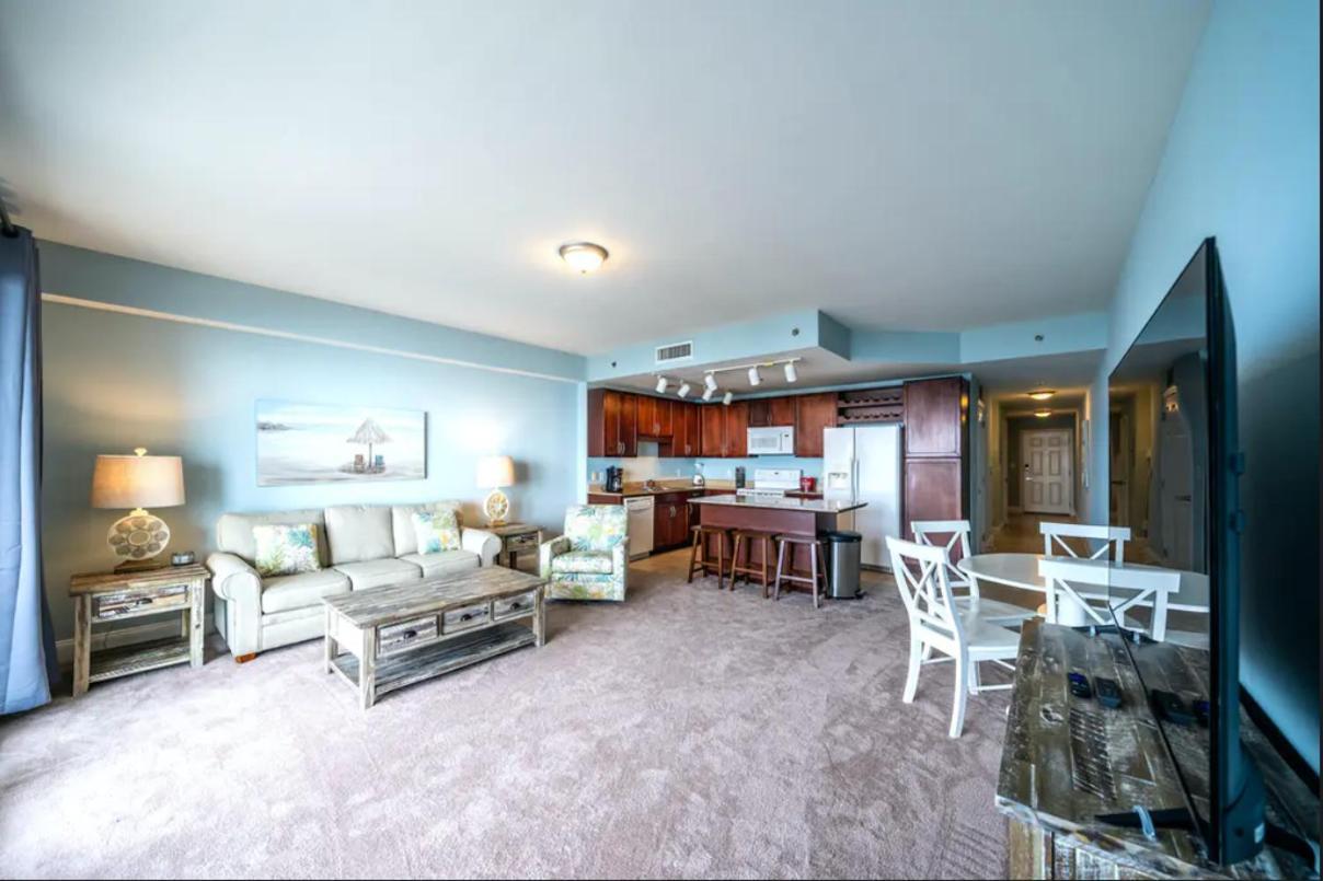 Paradise At Laketown Wharf Panama City Beach Room photo